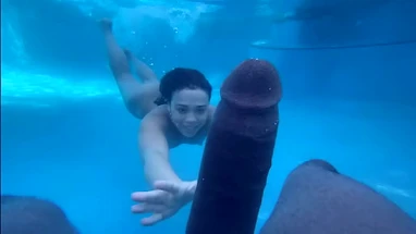amateur wife fucks big dick
